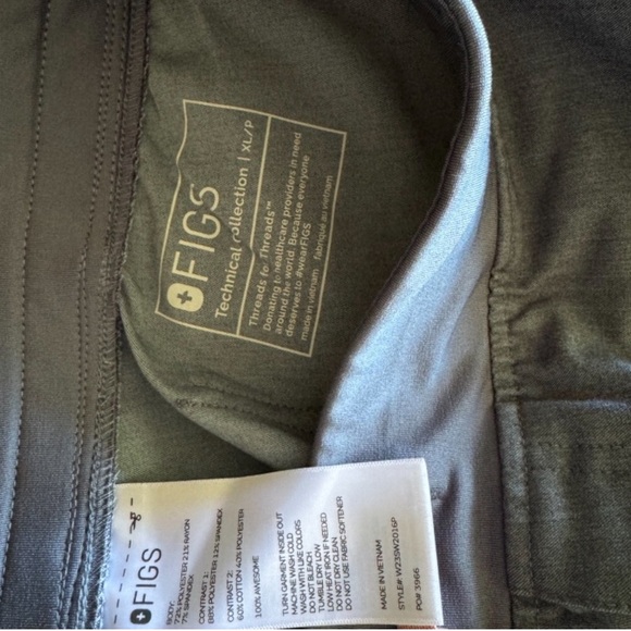 Figs heather denim set. Rafaela top in medium and Zamora joggers in XL - Picture 3 of 7